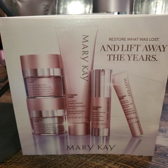 Mary Kay TimeWise Repair Volu-Firm  Set - Picture 2 of 8